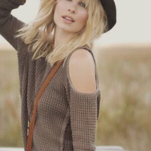 Elan | Anthropologie Cold Shoulder Knit Sweater Bell Sleeve Small